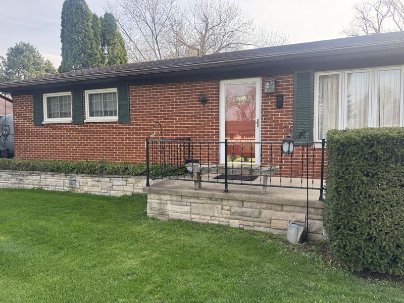 2818 Anita Drive, Springfield, OH 45504 Photo 2