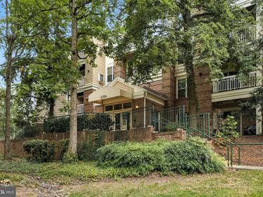 2204 WESTCOURT LANE, Unit 109, HERNDON, VA 20170