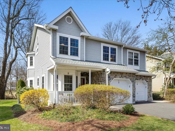 12 STONERISE DRIVE, LAWRENCE, NJ 08648