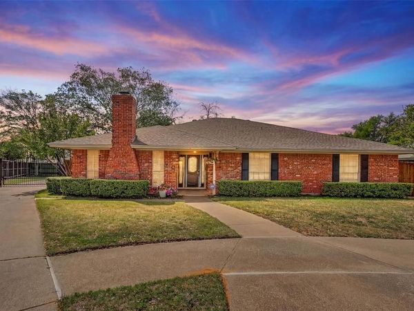 2804 Whispering Trail Circle, Pantego, TX 76013