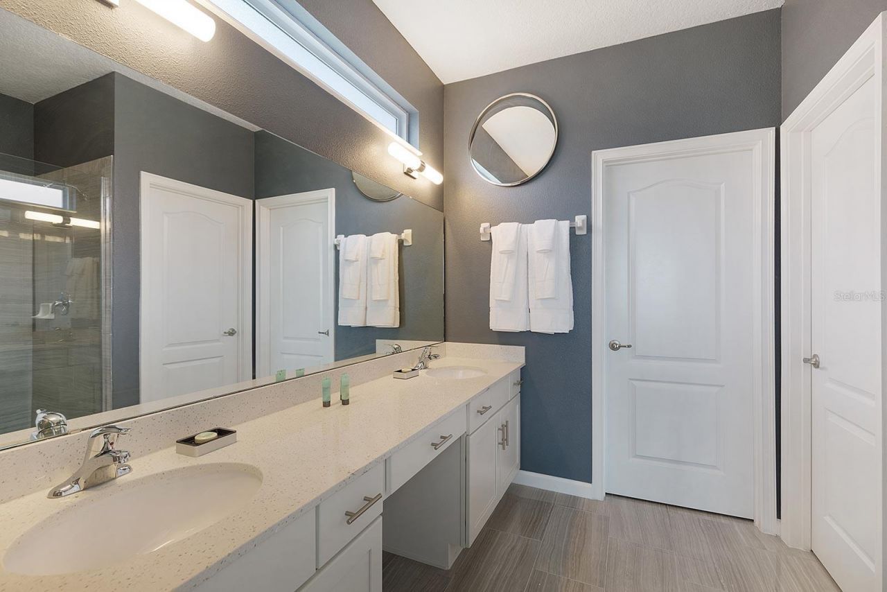8013 Oak Shadow Court, Davenport, FL 33837 Photo
