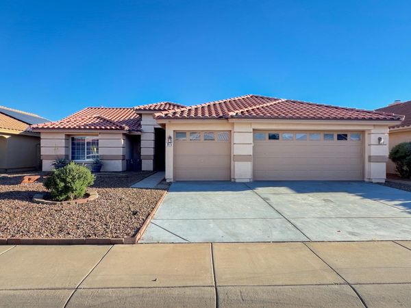 3925 W CHARTER OAK Road, Phoenix, AZ 85029