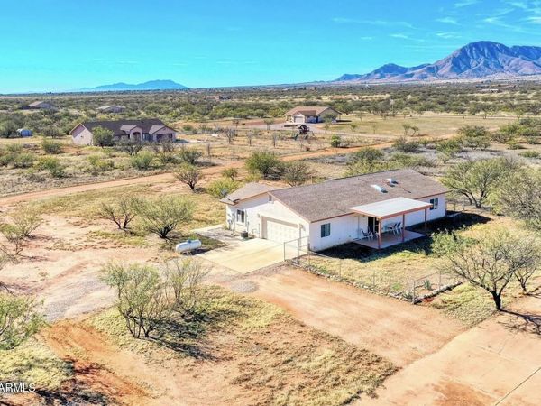 10193 E Windtalker Road, Hereford, AZ 85615