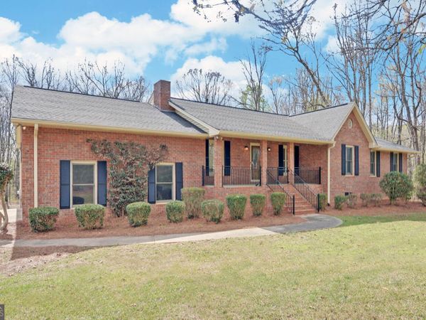 197 Woodland Way, Dewy Rose, GA 30634