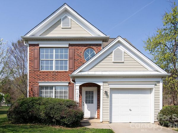 10219 Roundleaf Drive , Charlotte, NC 28213