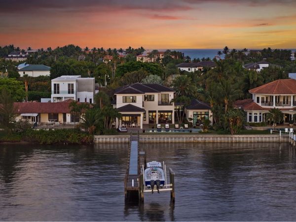 825 W Oyster Lane, Lantana, FL 33462