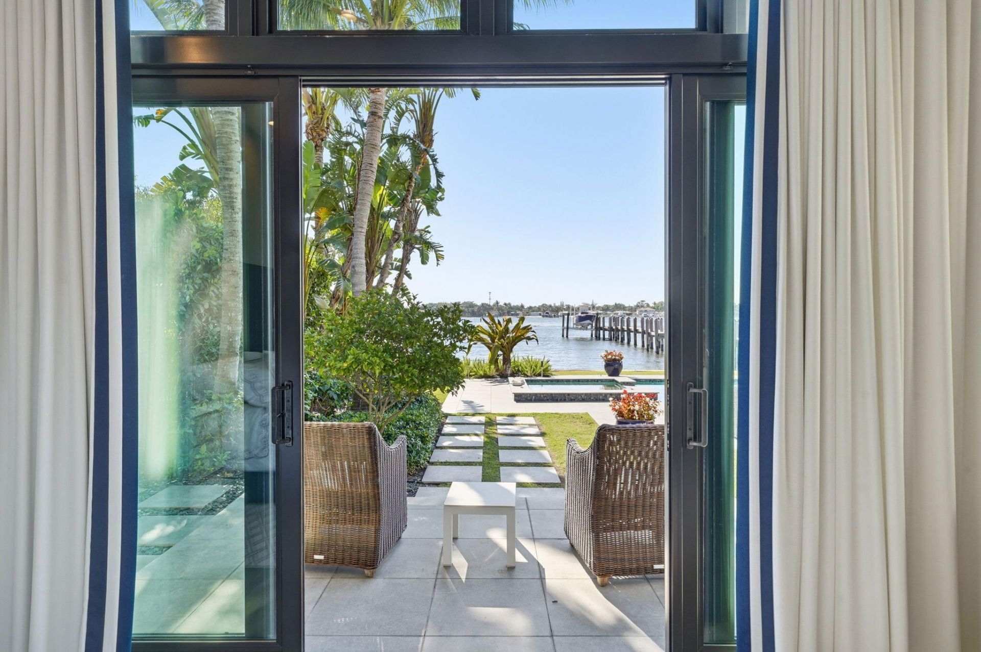 825 W Oyster Lane, Lantana, FL 33462 Photo