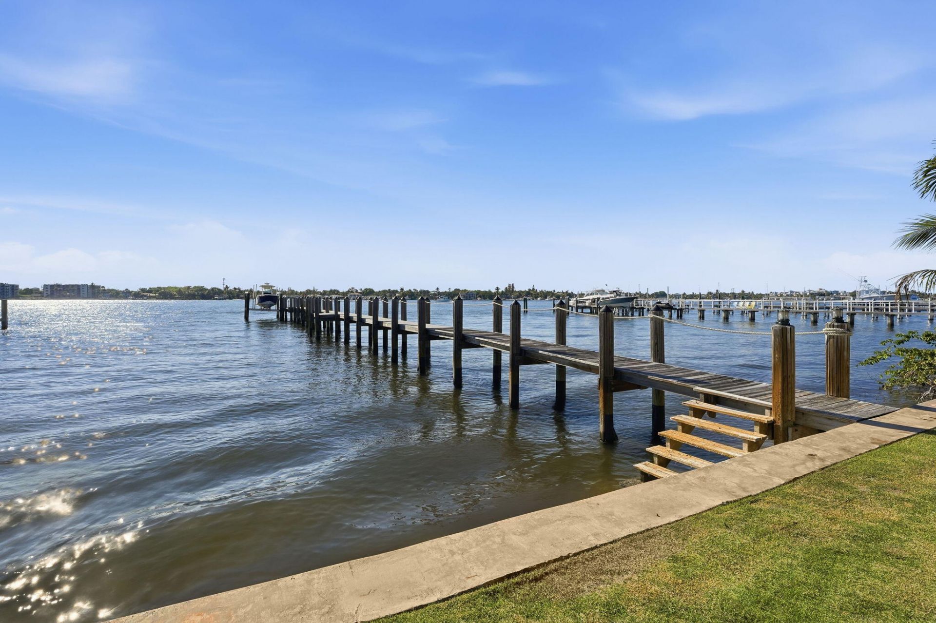 825 W Oyster Lane, Lantana, FL 33462 Photo