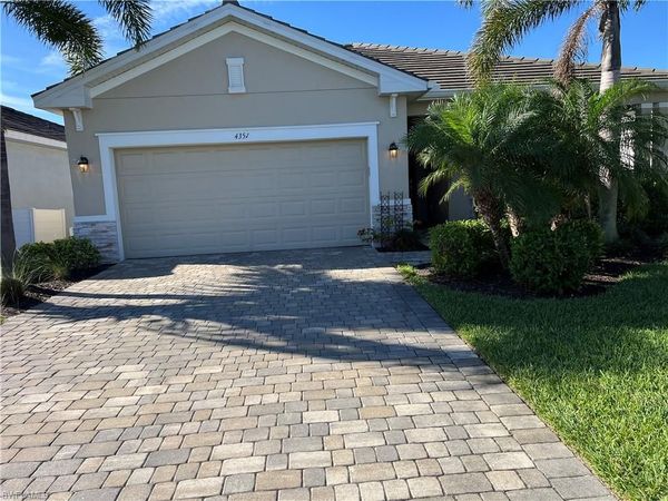 4351 Bluegrass DR, FORT MYERS, FL 33916