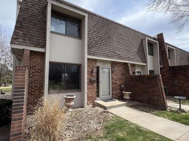 5624 S 92 Plaza, Omaha, NE 68127