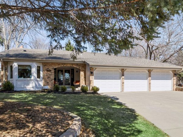 4841 Safari Court N, Eagan, MN 55122