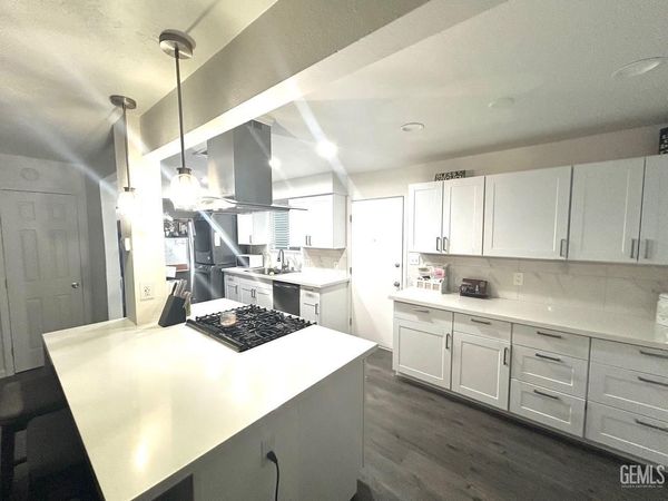 3333 El Encanto Court, Unit 22, Bakersfield, CA 93301