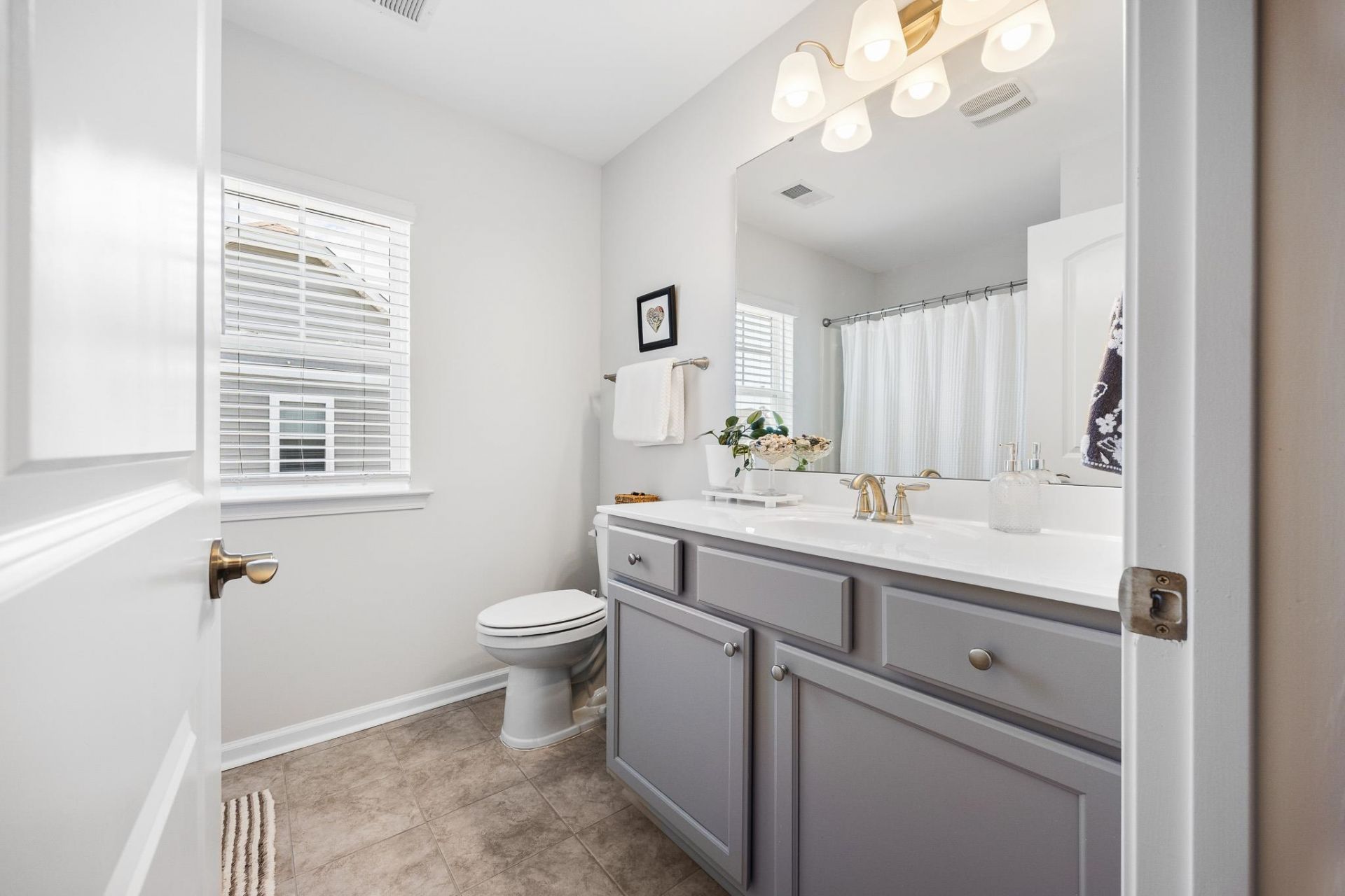 400 Camberly Dr. Photo 14