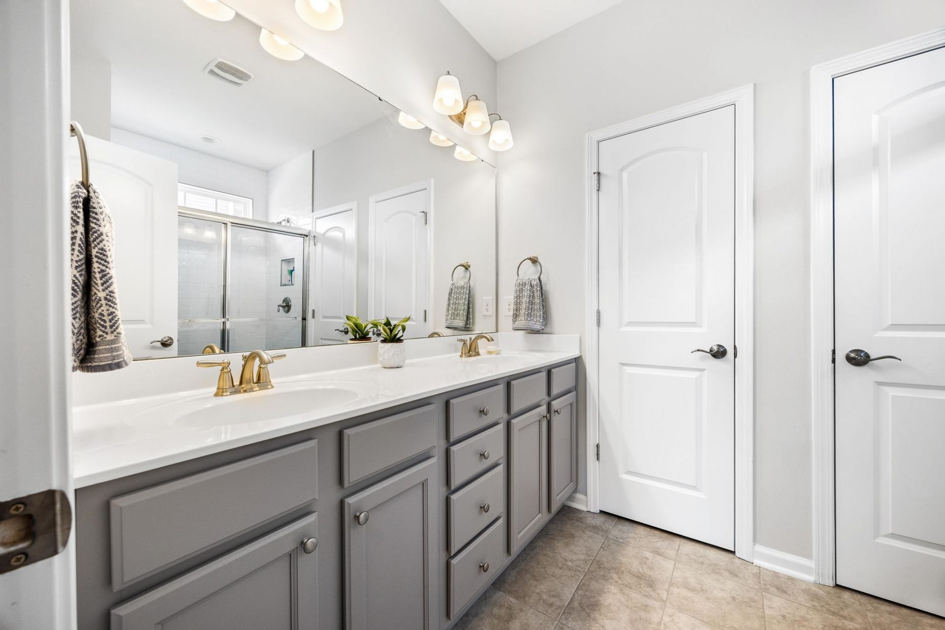 400 Camberly Dr. Photo 15