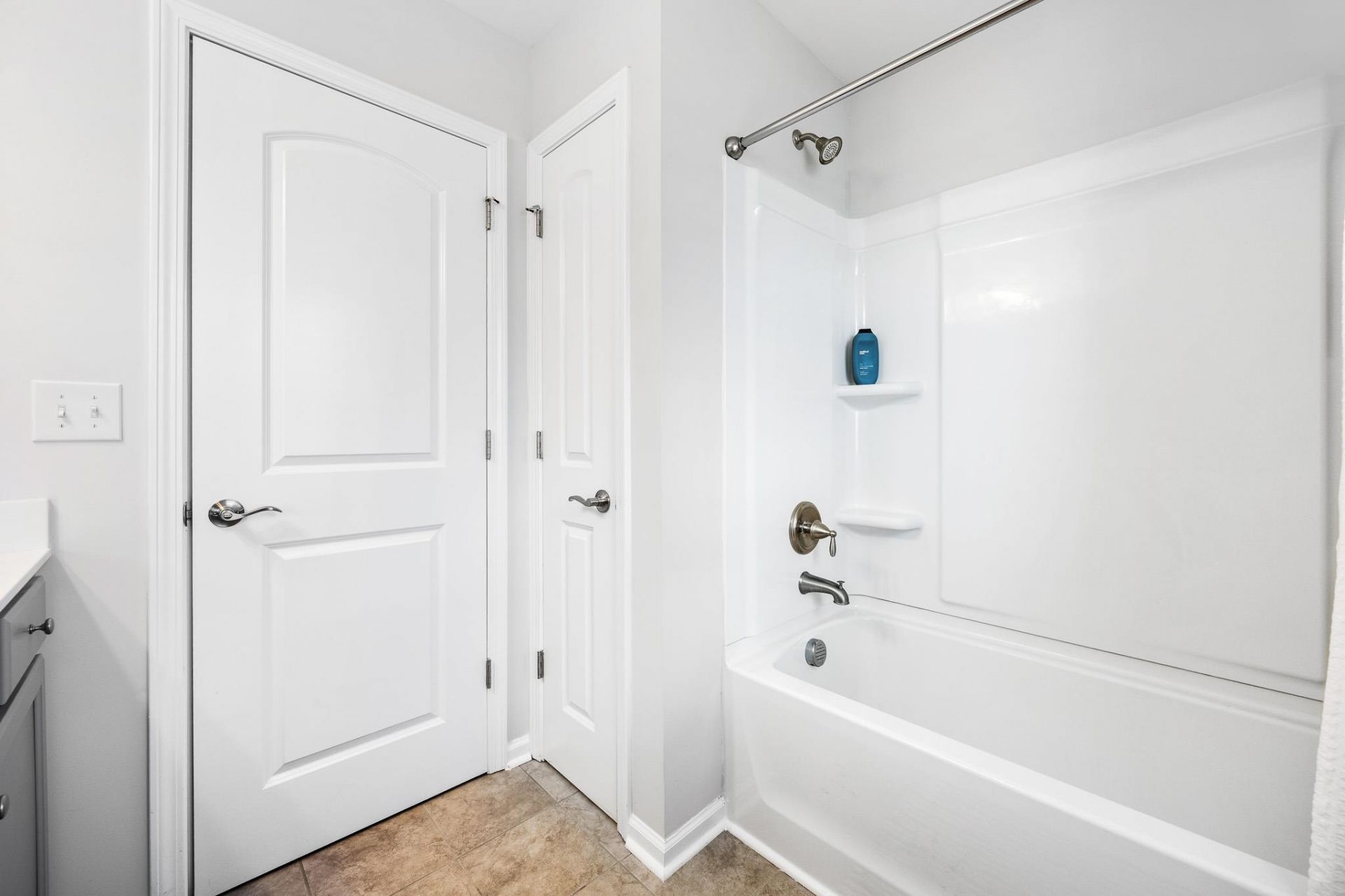 400 Camberly Dr. Photo 25