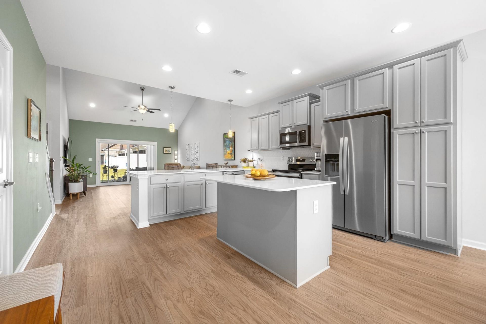 400 Camberly Dr. Photo 3