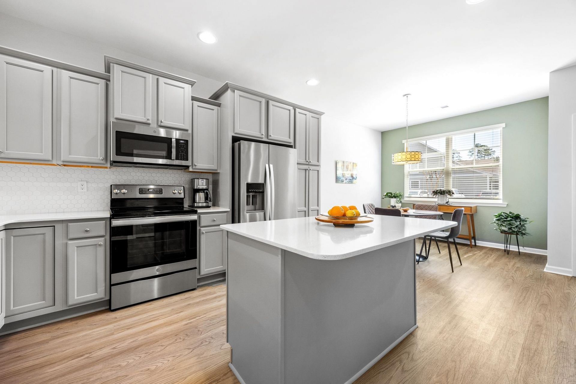 400 Camberly Dr. Photo 9