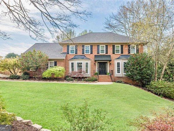 220 Saddle Lake Drive, Roswell, GA 30076