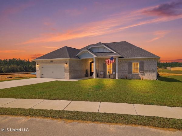 13601 Winterberry Drive, Biloxi, MS 39532