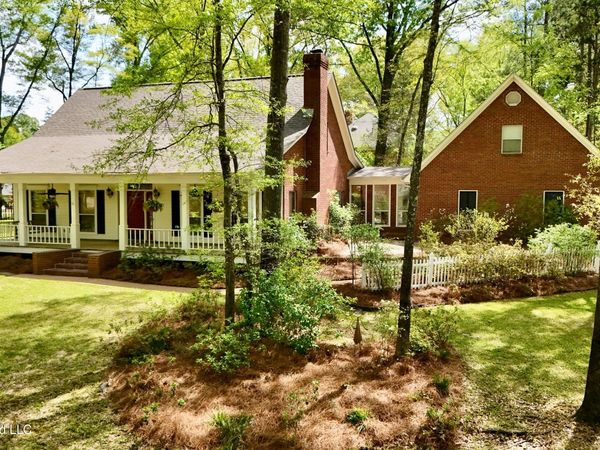 10 Charleston Avenue, Clinton, MS 39056