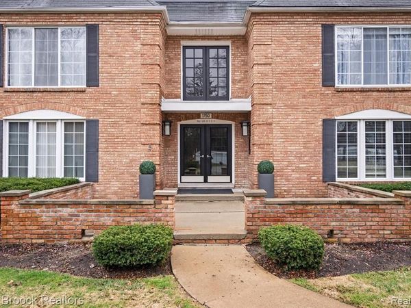1750 Tiverton Road, Bloomfield Hills, MI 48304