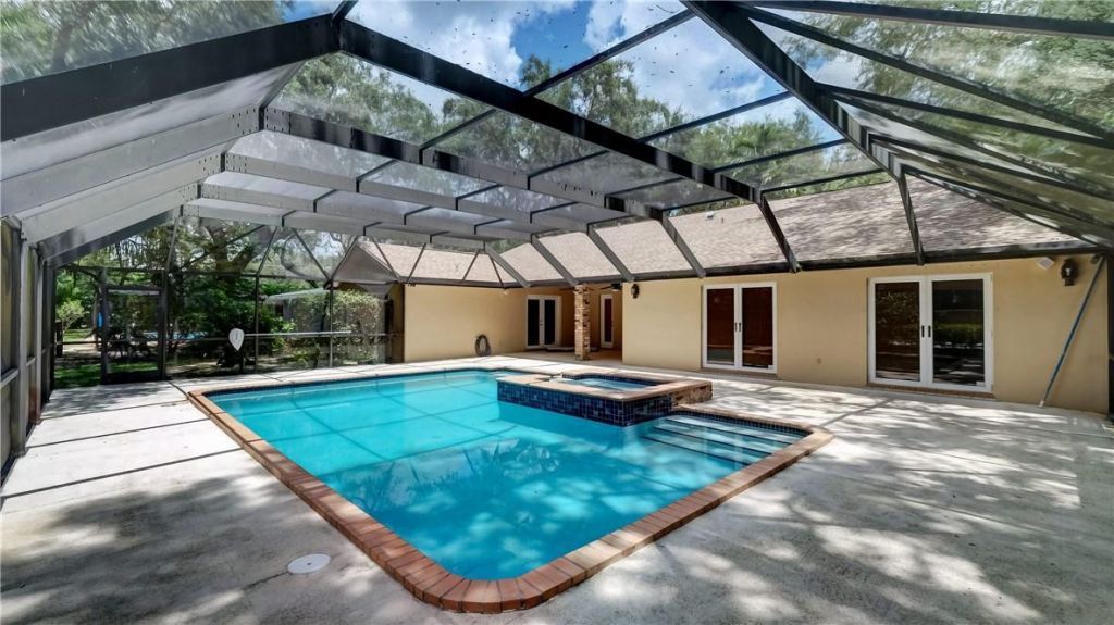 10890 SW 83rd Avenue, Miami, FL 33156 Photo