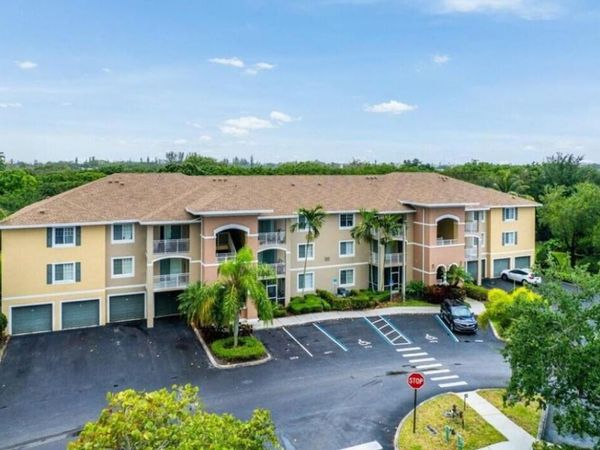 6492 Emerald Dunes Drive, Unit 208, West Palm Beach, FL 33411