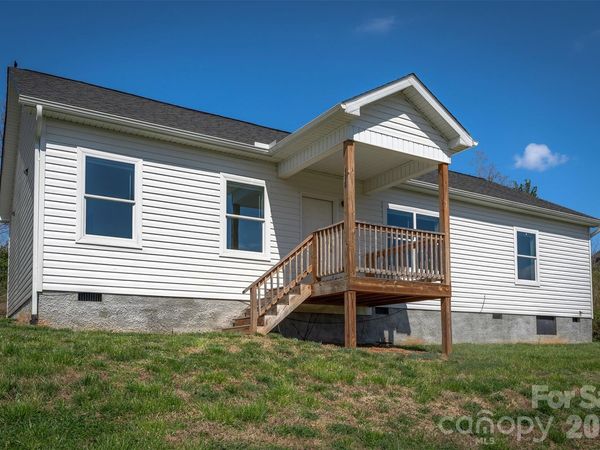 138 Indian Paintbrush Lane, Alexander, NC 28701