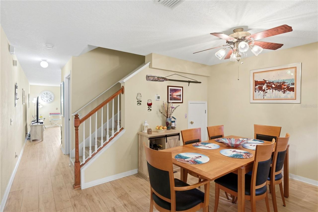 3871 Mariner Drive , Saint Petersburg, FL 33705 Photo