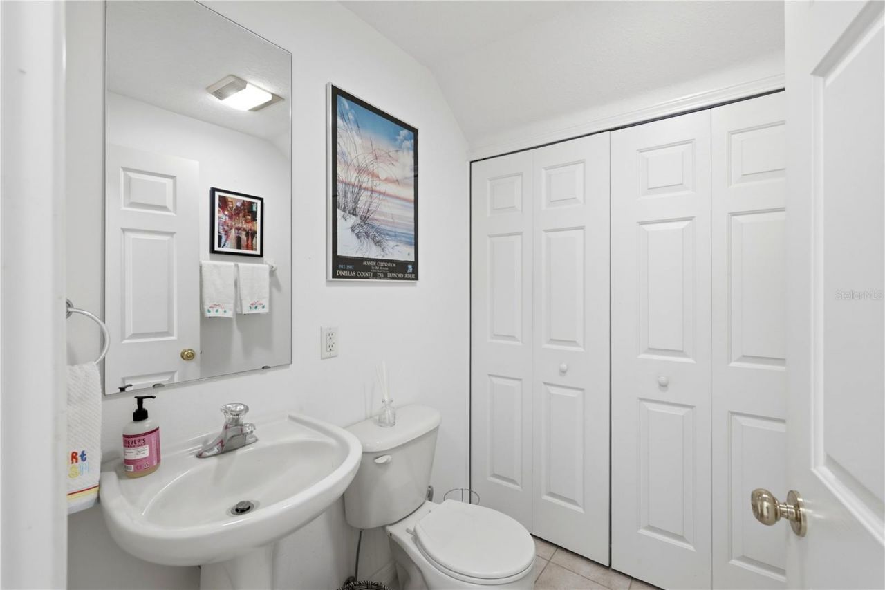 3871 Mariner Drive , Saint Petersburg, FL 33705 Photo