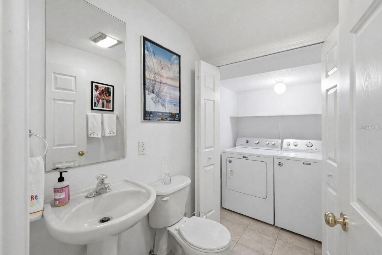 3871 Mariner Drive , Saint Petersburg, FL 33705 Photo