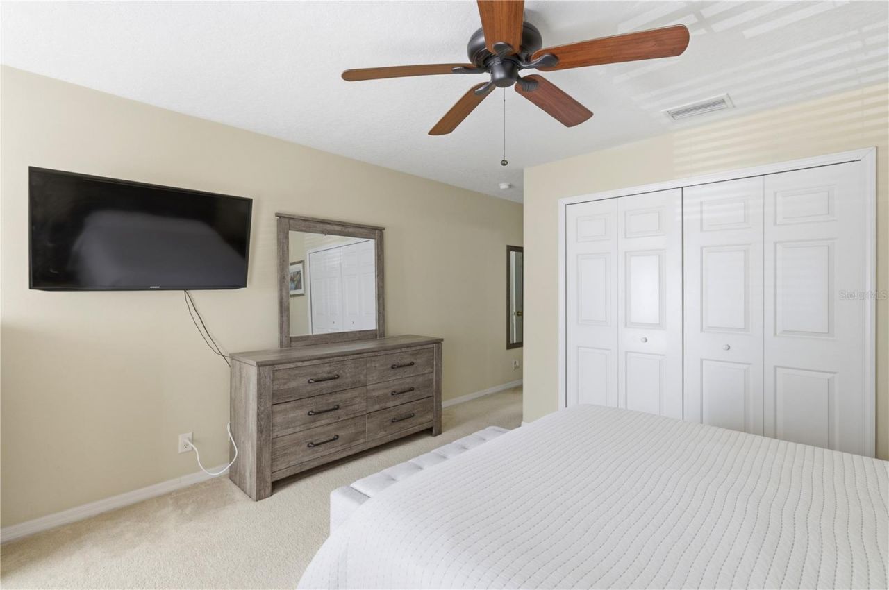 3871 Mariner Drive , Saint Petersburg, FL 33705 Photo