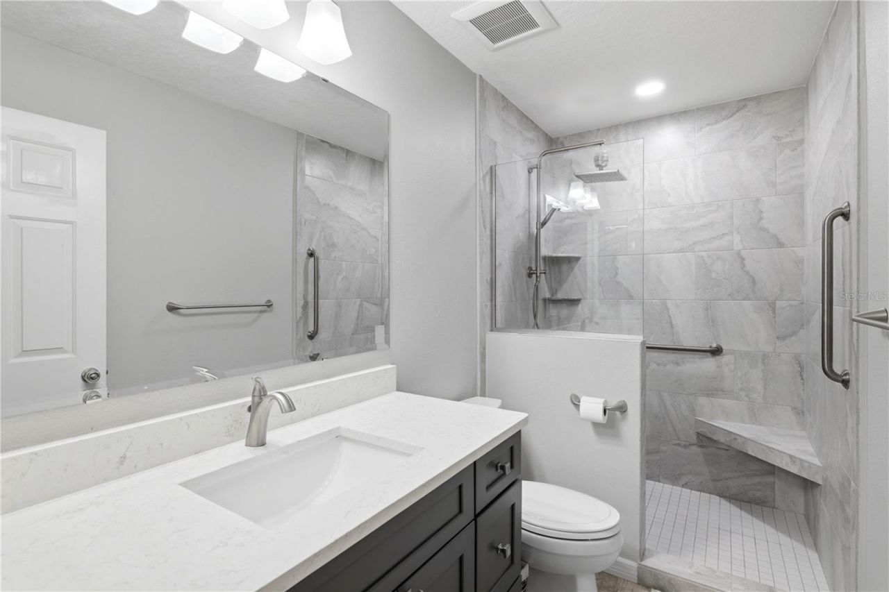 3871 Mariner Drive , Saint Petersburg, FL 33705 Photo