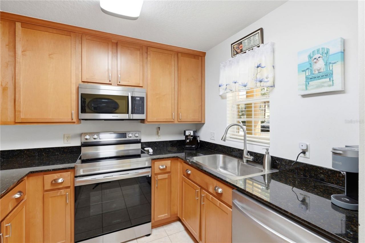 3871 Mariner Drive , Saint Petersburg, FL 33705 Photo