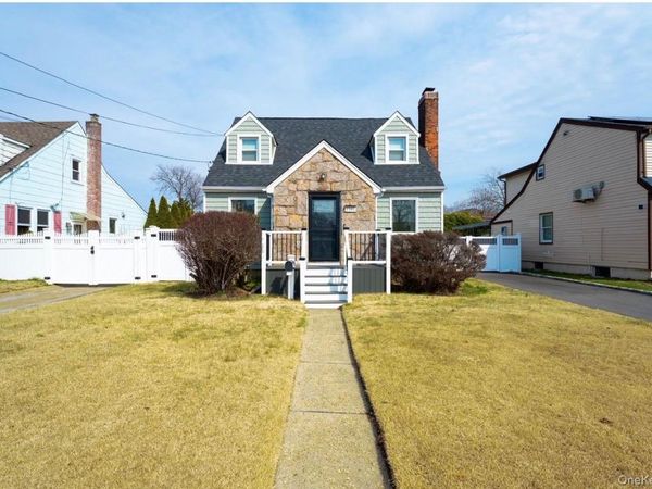 2381 Yorktown Street, Oceanside, NY 11572