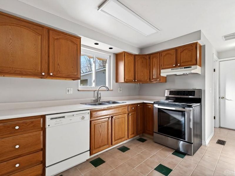 7064 Safari Drive, Huber Heights, OH 45424 Photo 11