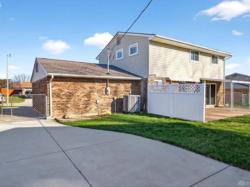 7064 Safari Drive, Huber Heights, OH 45424 Photo 25