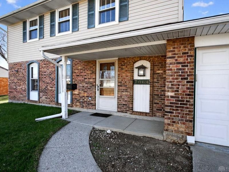 7064 Safari Drive, Huber Heights, OH 45424 Photo 3