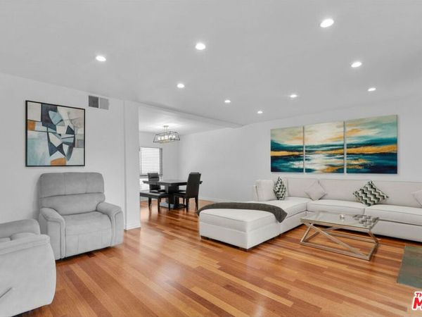 5255 Coldwater Canyon Avenue, Unit B, Sherman Oaks, CA 91401