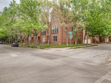 3250 Cambrick Street, Unit 16, Dallas, TX 75204
