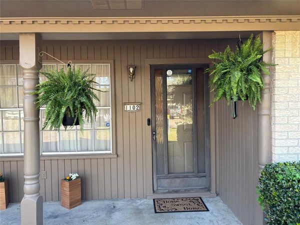 1102 Anthony Drive, Ennis, TX 75119