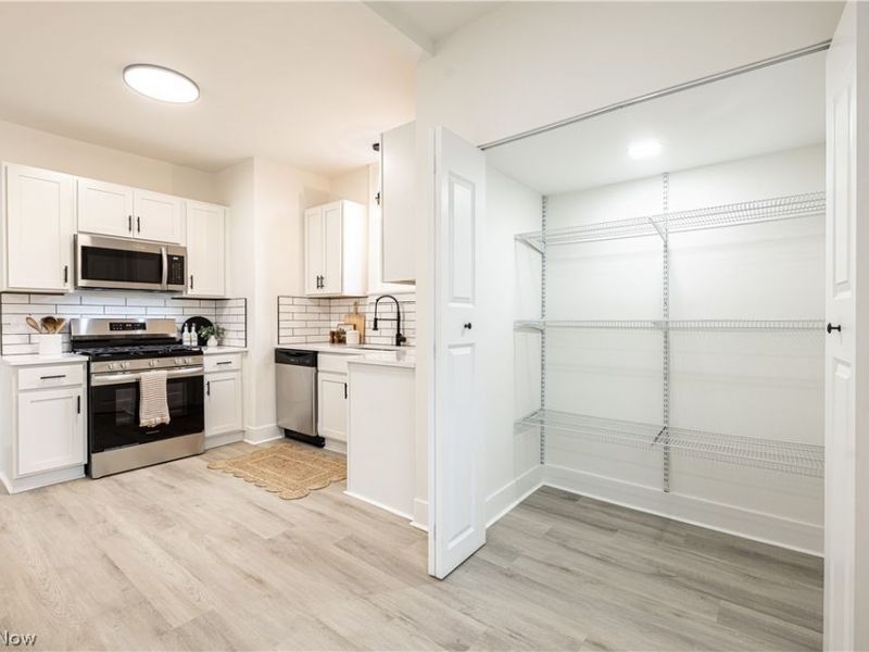 3379 Tullamore Road, Cleveland Heights, OH 44118 Photo 12