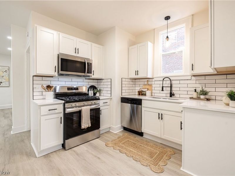 3379 Tullamore Road, Cleveland Heights, OH 44118 Photo 9