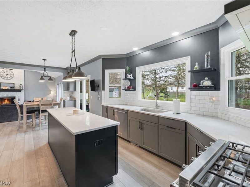 1576 Kings Arms Circle NW, Uniontown, OH 44685 Photo 13