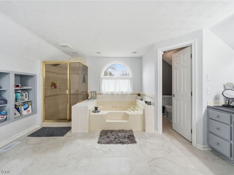 1576 Kings Arms Circle NW, Uniontown, OH 44685 Photo 30