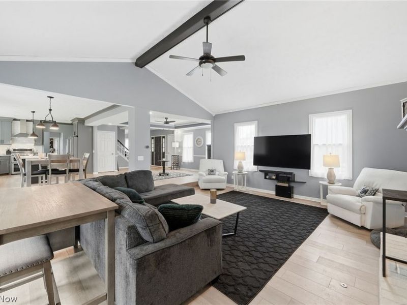 1576 Kings Arms Circle NW, Uniontown, OH 44685 Photo 8