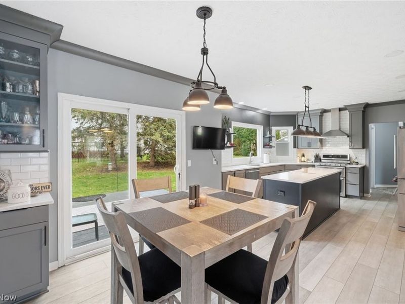 1576 Kings Arms Circle NW, Uniontown, OH 44685 Photo 9