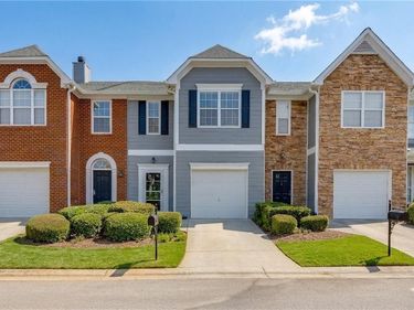6245 Shoreview Circle, Flowery Branch, GA 30542