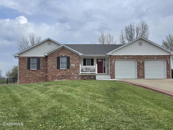 108 S LARAND DRIVE, Holts Summit, MO 65043
