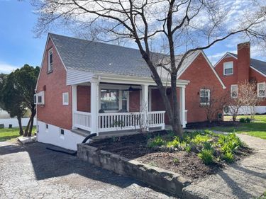 272 Boiling Springs Drive, Lexington, KY 40511